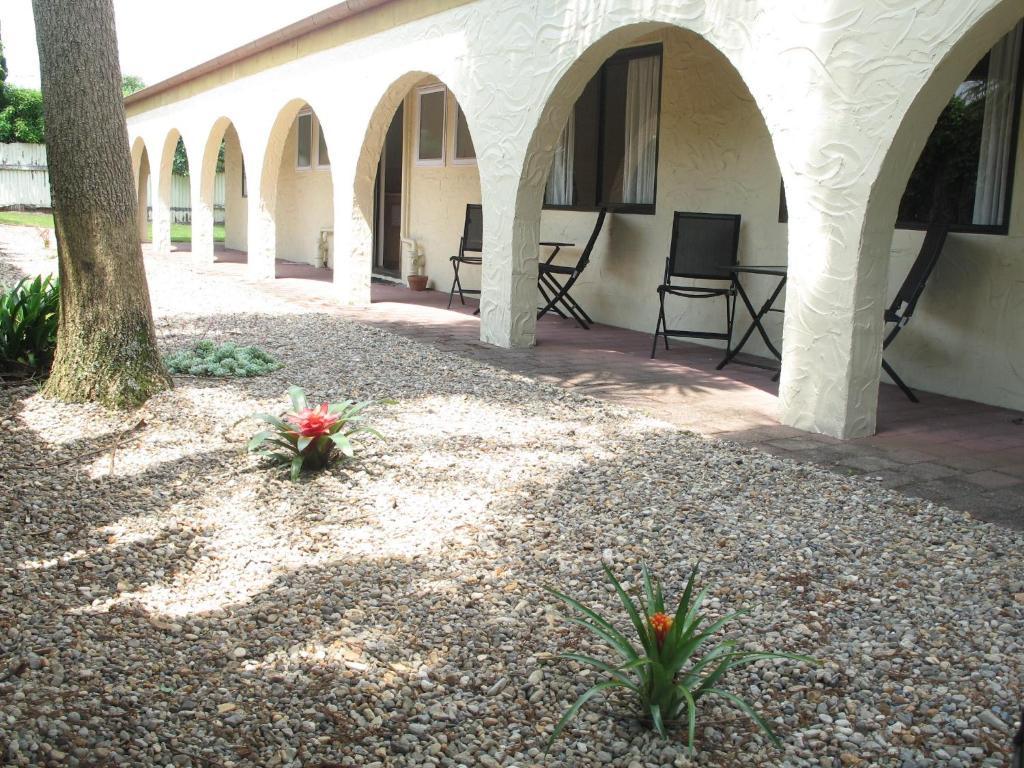 Captains Quarters Motor Inn Cambridge Room photo